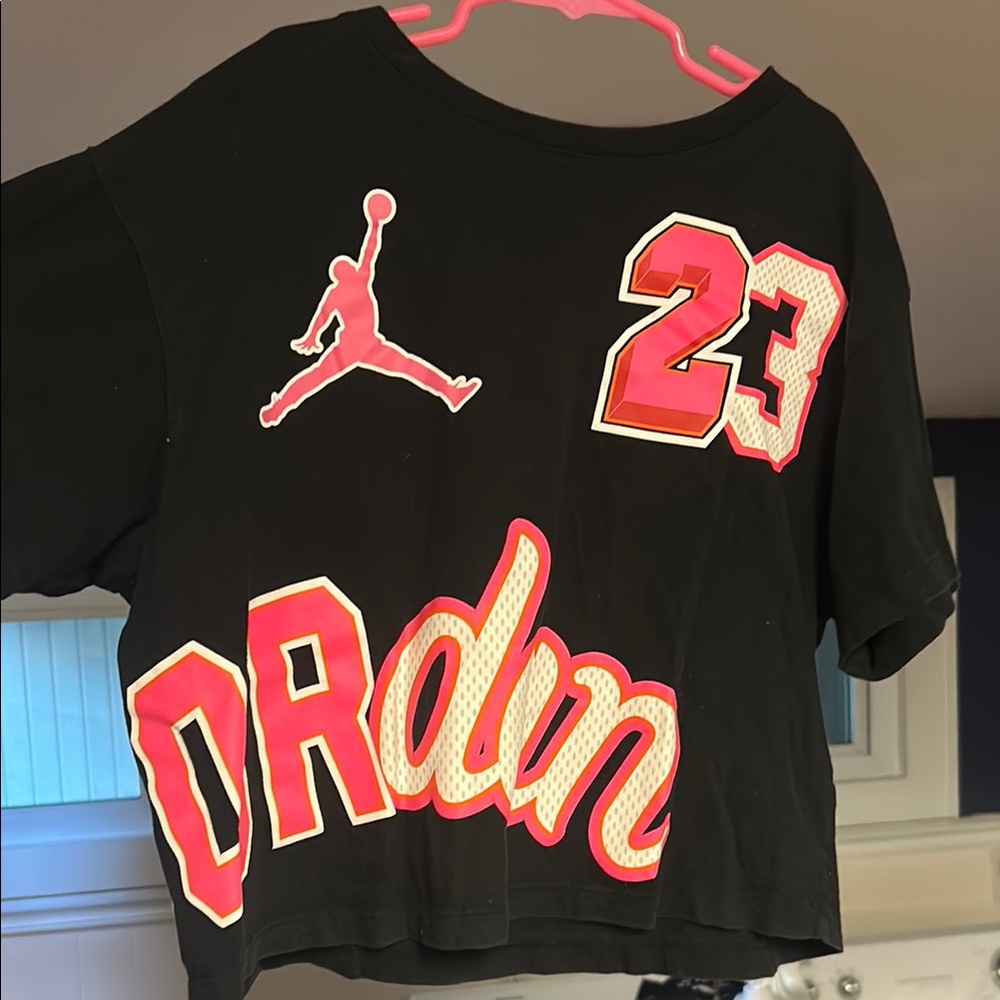 Jordan girls Black and Pink Graphic cropped T-Shirt